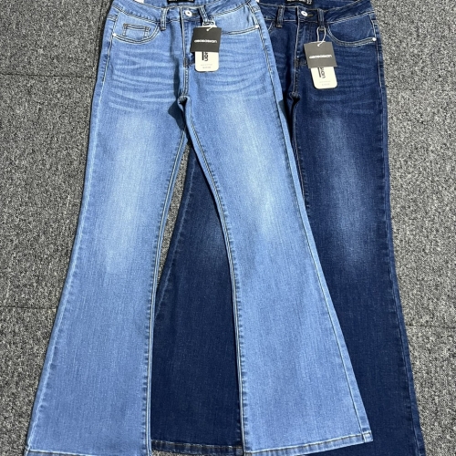 Quần jeans xanh ống loe lai cơ bản #130